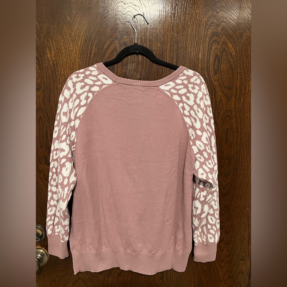 TORRID: Disney Minnie Mouse Pullover Leopard Raglan Sweater in Mauve - Picture 9 of 12